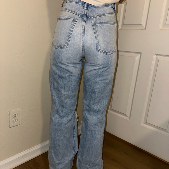 Zara High Rise Light Blue Ripped Jeans - Picture 3 of 4